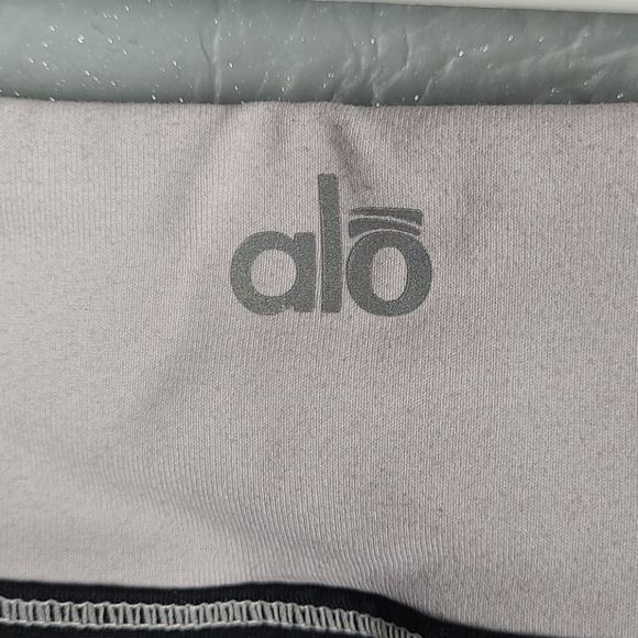 ALO YOGA Black Pants Contrast Waistband - Picture 4 of 5